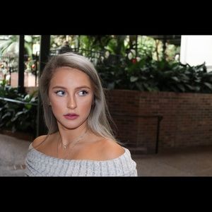 Meet your Posher, Lauren